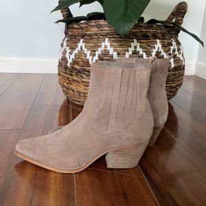 MATISSE light brown mauve suede boots sz 8.5